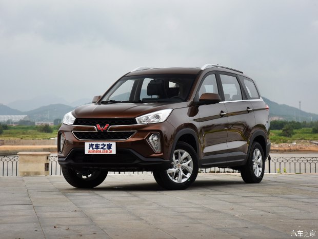 上汽通用五菱 五菱宏光S3 2018款 1.5L 手动豪华型