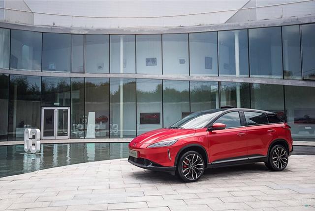 特斯拉起诉一前员工窃Autopilot源代码加入小鹏龙8官网