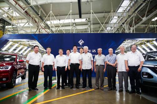 产销量创纪录 上汽通用五菱2025万辆整车下线